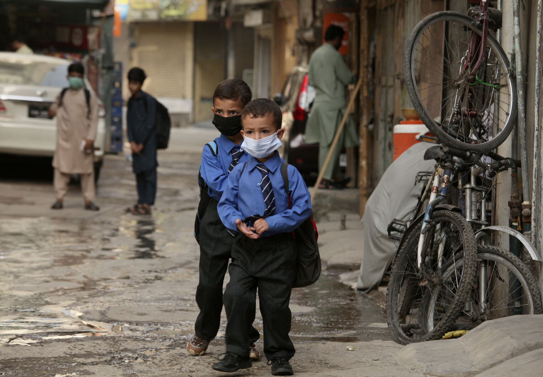 APTOPIX Virus Outbreak Pakistan